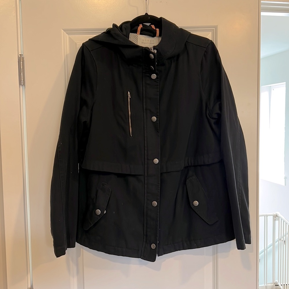 Hinge light weight coat size L